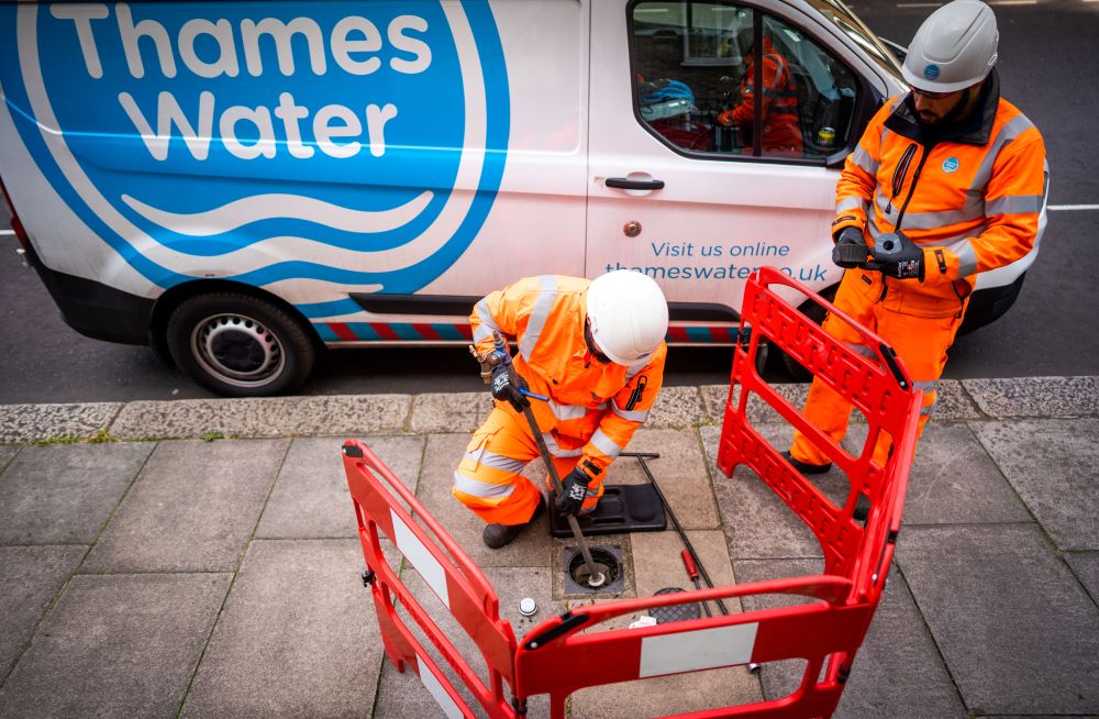 Thames workers agree to improved pay rise offer  